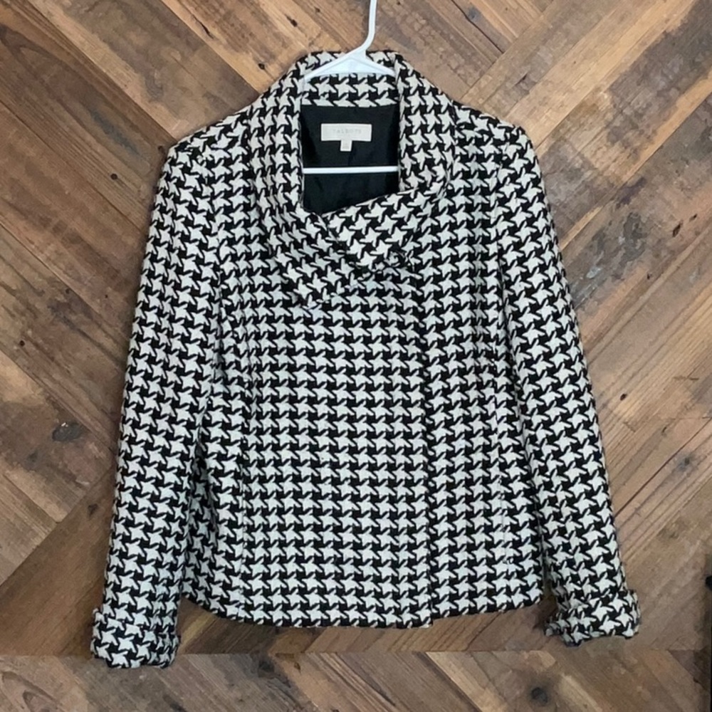 Talbots houndstooth waist-length jacket. Black and white.
